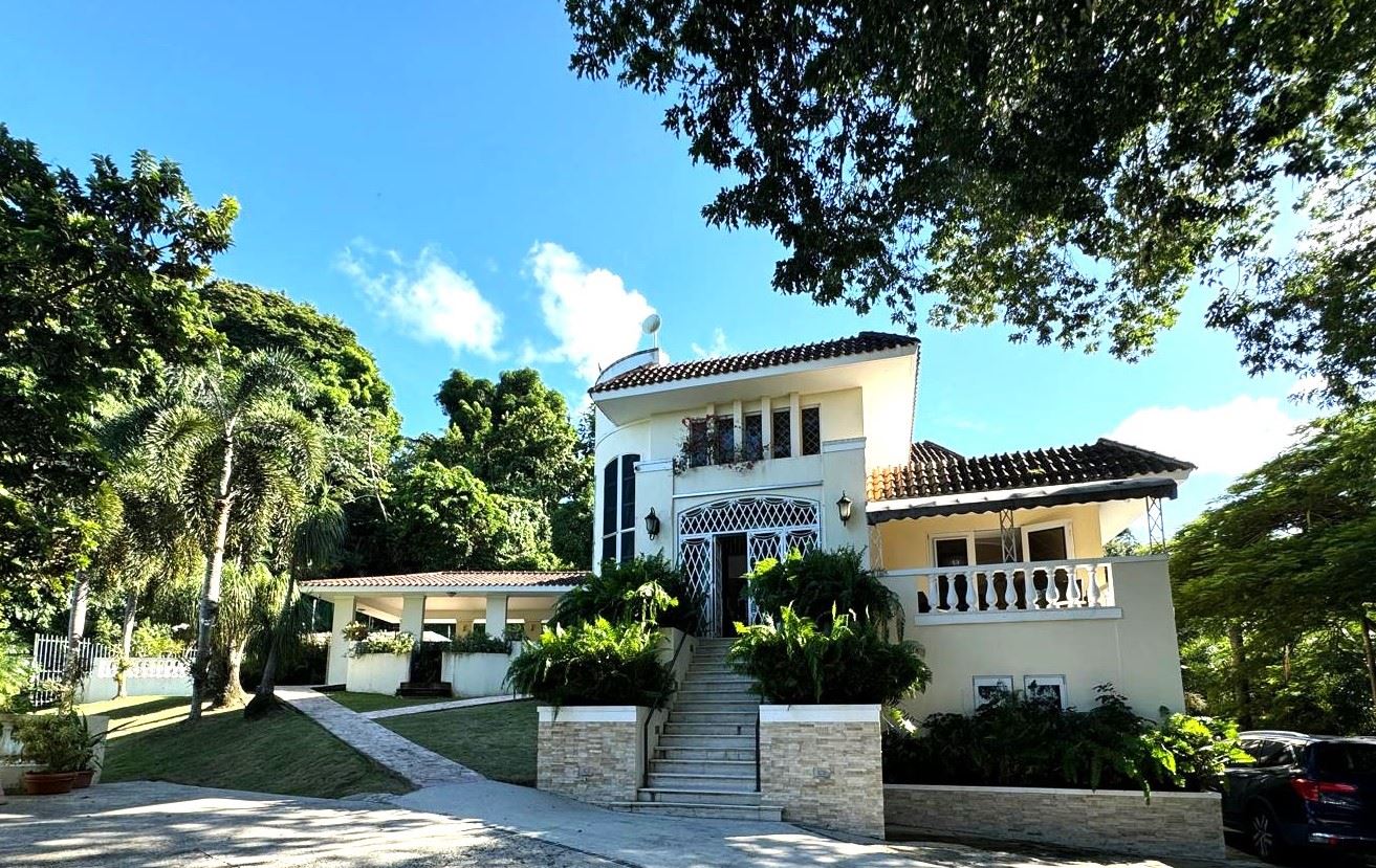 Experience Luxury in Beverly Hills