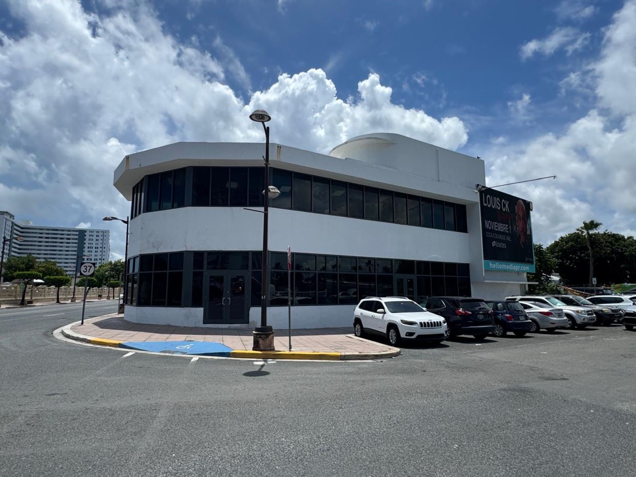 Commercial Space for Lease – Prime Location in Isla Verde