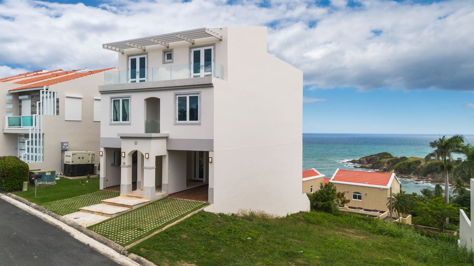 Oceanfront-Inspired Luxury Living | Shell Castle Club #78