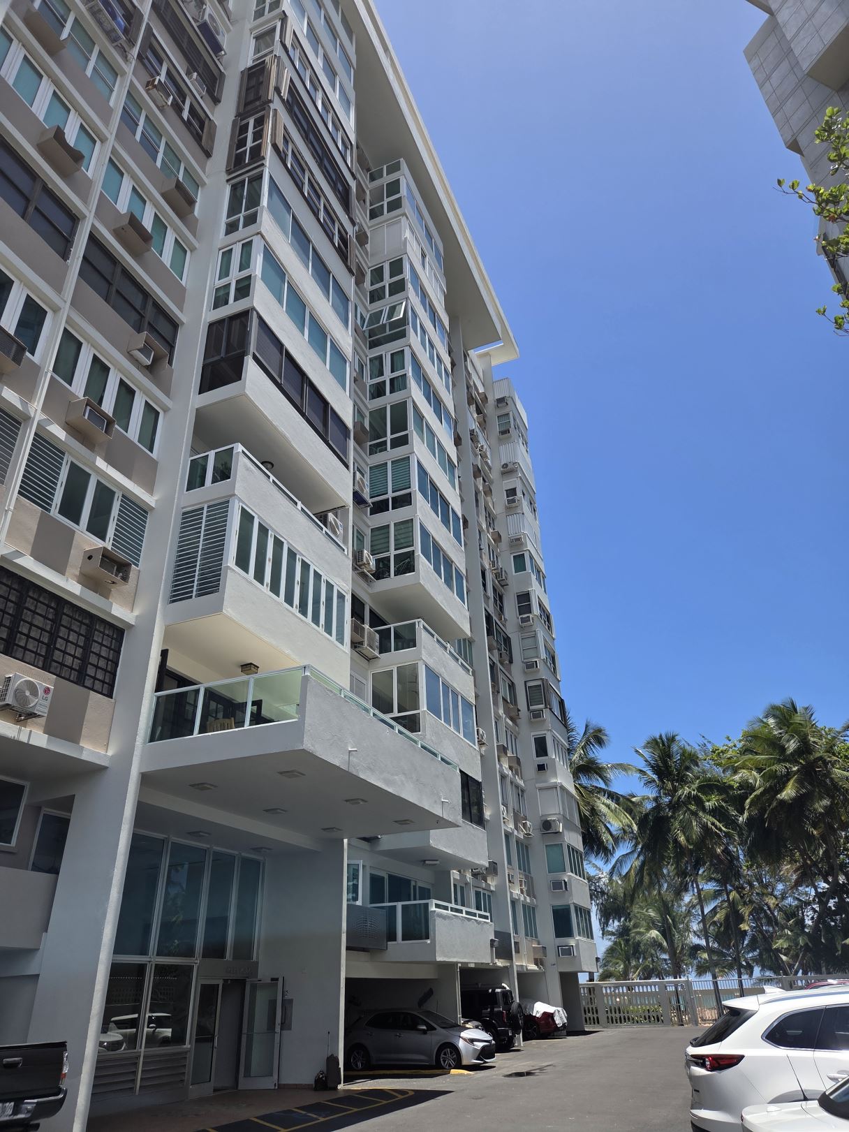 Cond. Park Plaza - Isla Verde