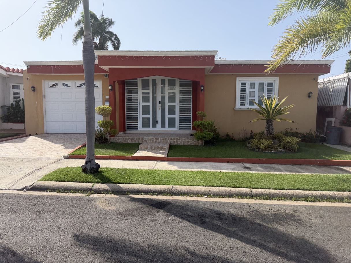 House for rent in Urb. La Riviera