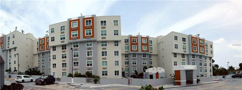 Sub-Penthouse in Hillsview Plaza